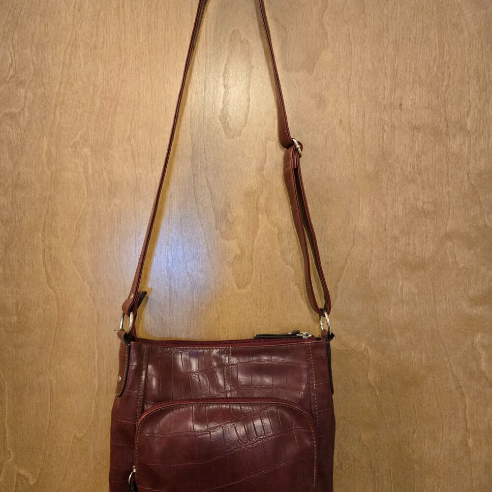 Relic dark red crossbody purse - Picture 4 of 14